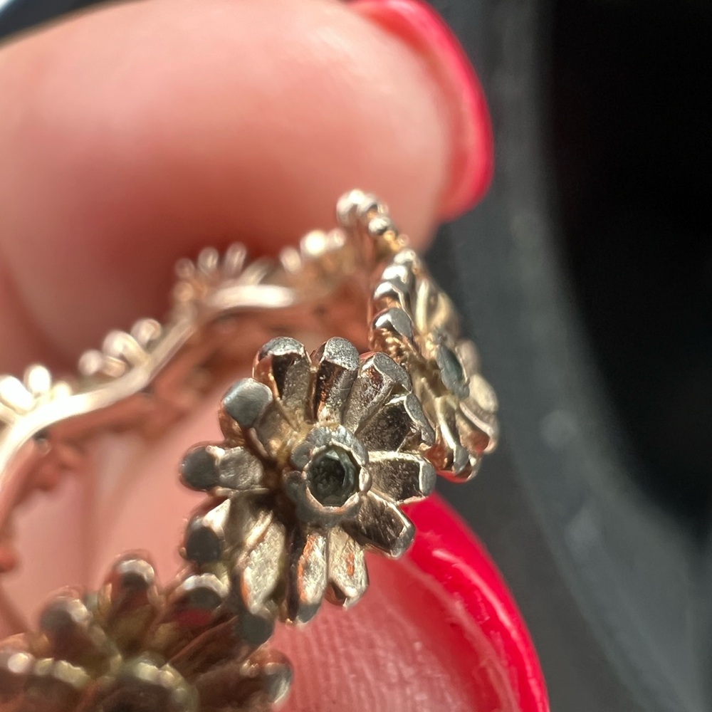 Pandora Gold and Silver Daisy Ring - Picture 13 of 15